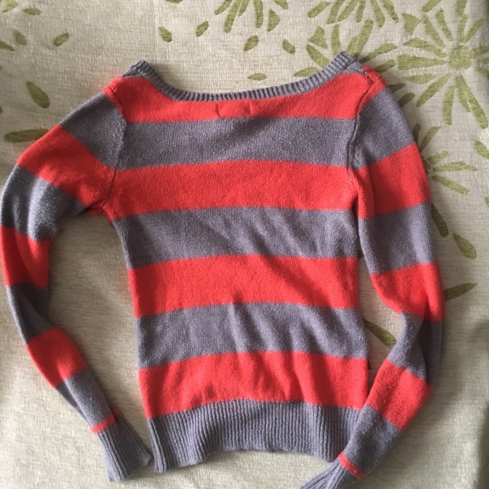 Pullover sweater - Picture 3 of 3